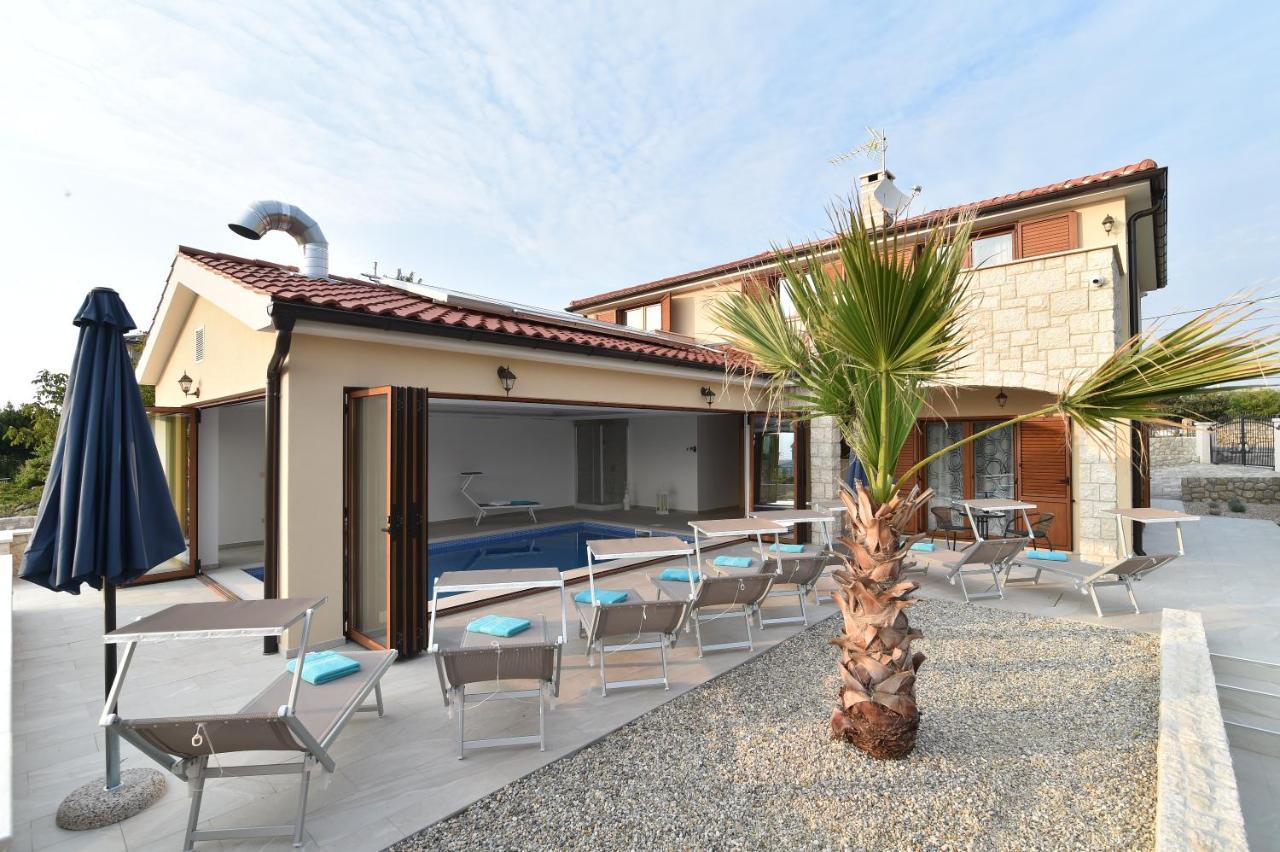 Villa Muskatel -With Heated Pool Brzac 외부 사진