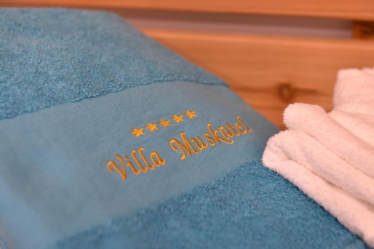 Villa Muskatel -With Heated Pool Brzac 외부 사진