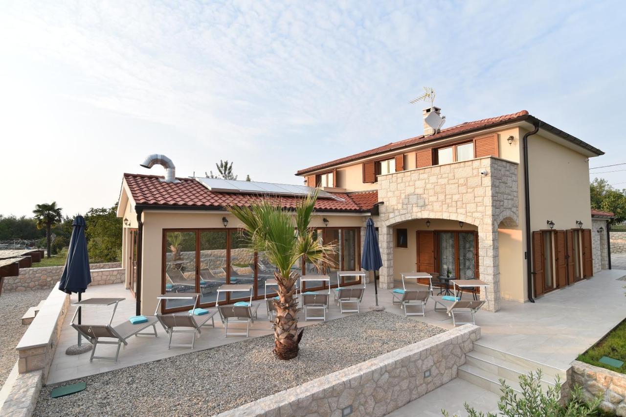 Villa Muskatel -With Heated Pool Brzac 외부 사진