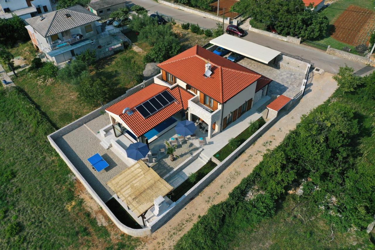 Villa Muskatel -With Heated Pool Brzac 외부 사진
