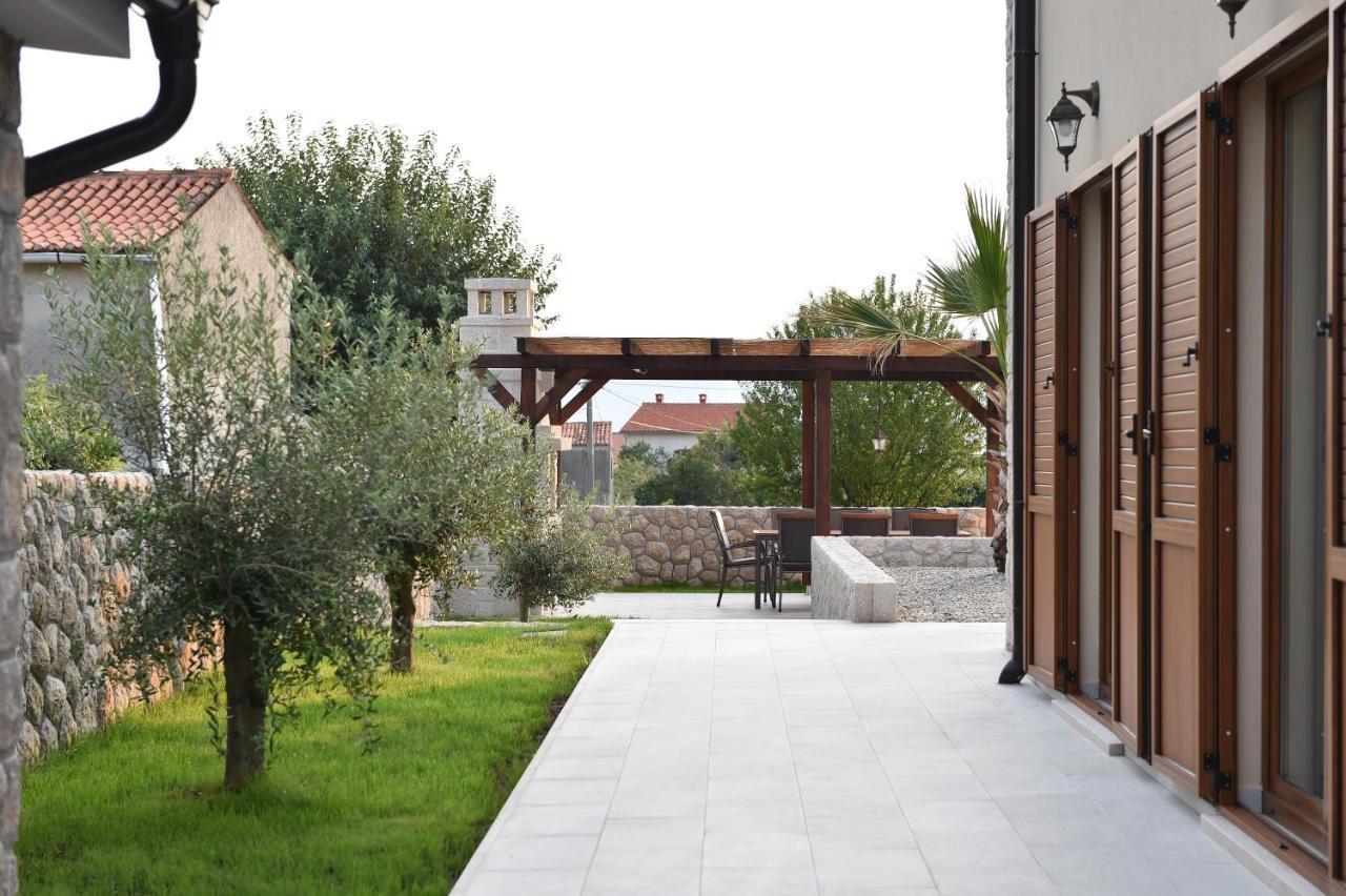Villa Muskatel -With Heated Pool Brzac 외부 사진