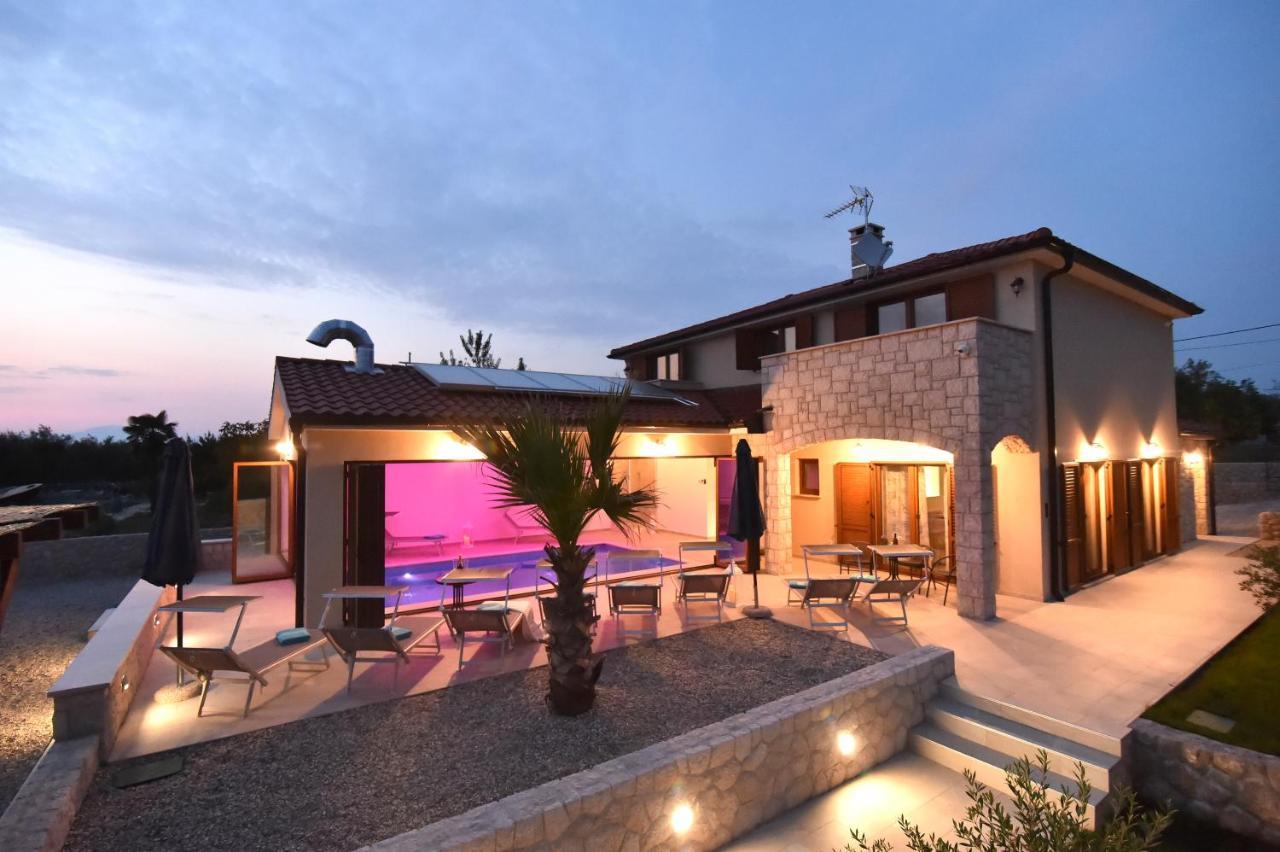 Villa Muskatel -With Heated Pool Brzac 외부 사진